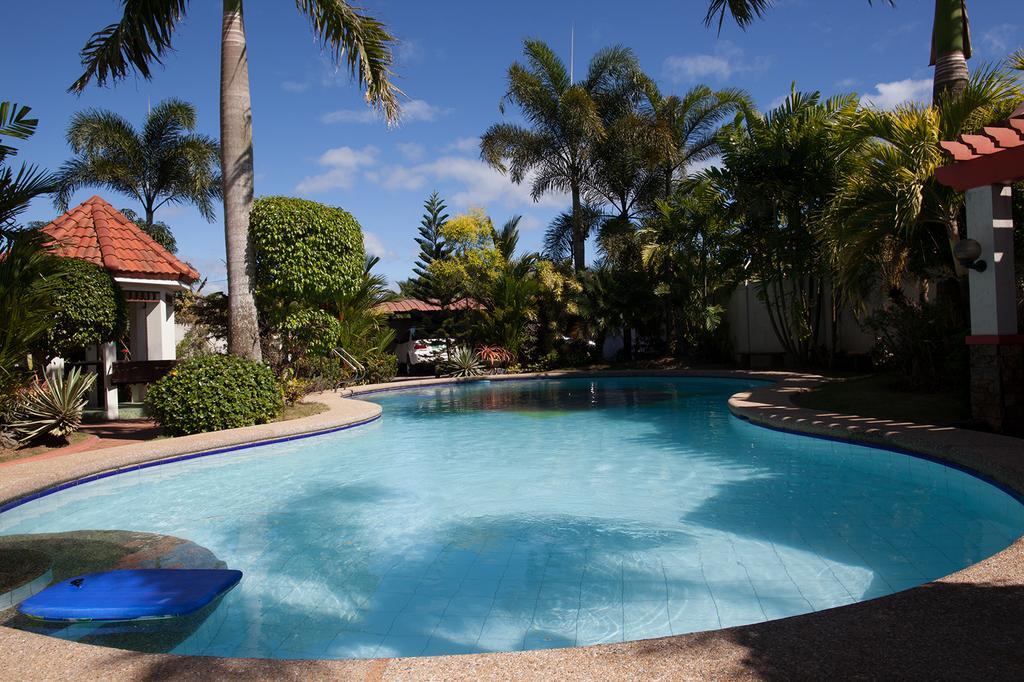 Sir Nico Guesthouse And Resort Pulilan Εξωτερικό φωτογραφία
